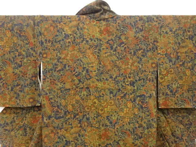  縮緬地　花鳥更紗模様　小紋着物